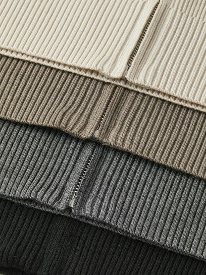 Striktrøje med Lynlås & Krave